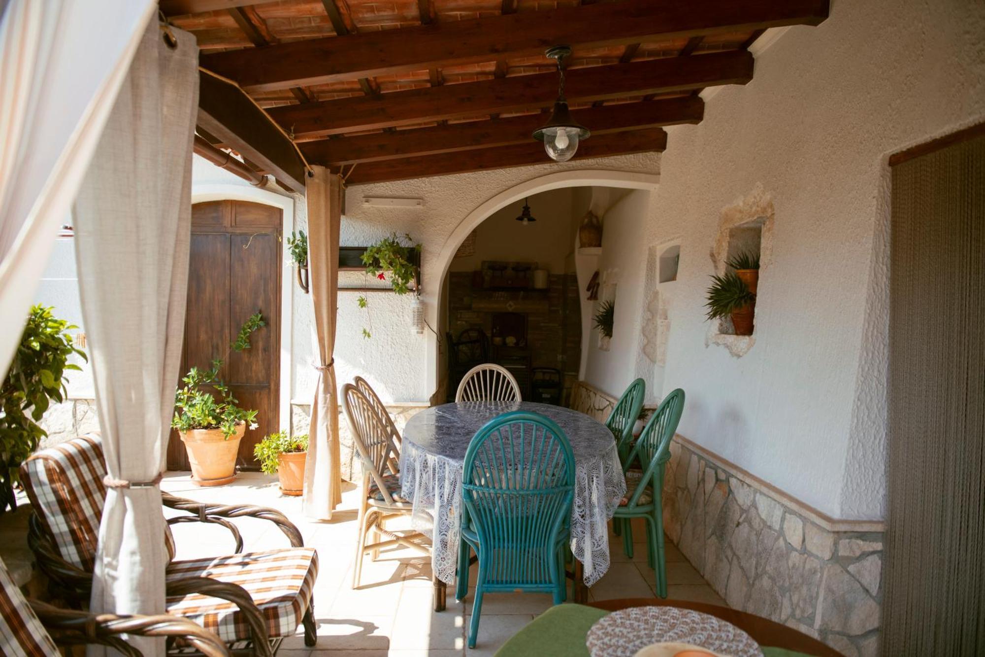 Holiday Home Cosimo Locorotondo Exterior photo