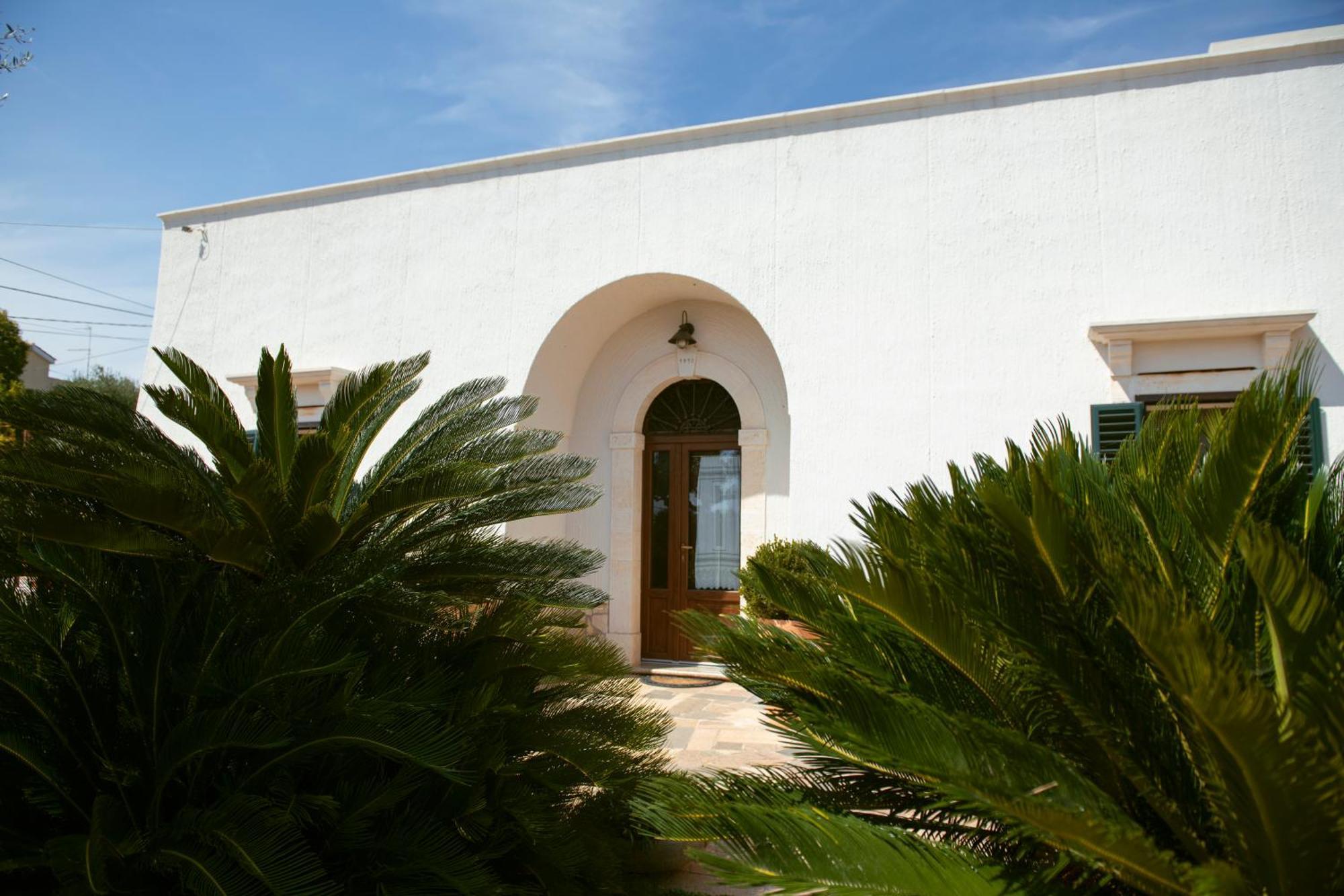 Holiday Home Cosimo Locorotondo Exterior photo